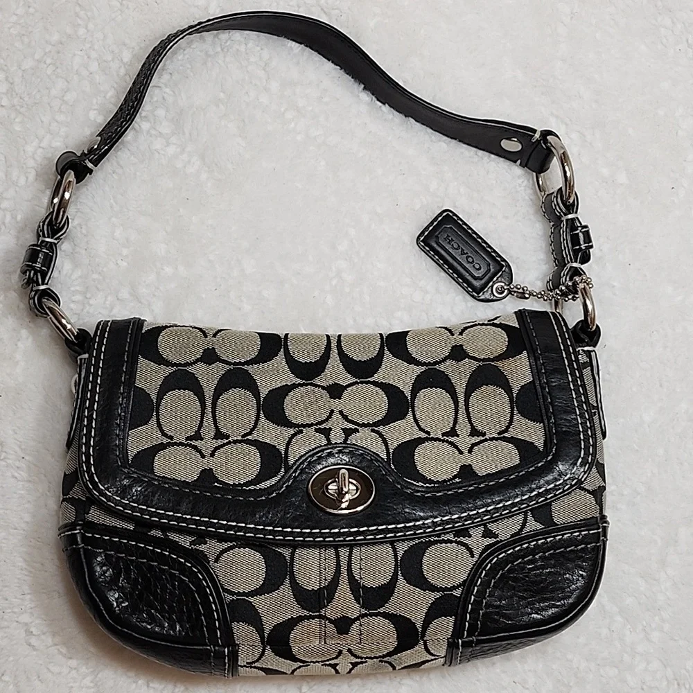 Coach Y2K Soho Chelsea Signature Flap Turn Lock black/Gray canvas leather trim